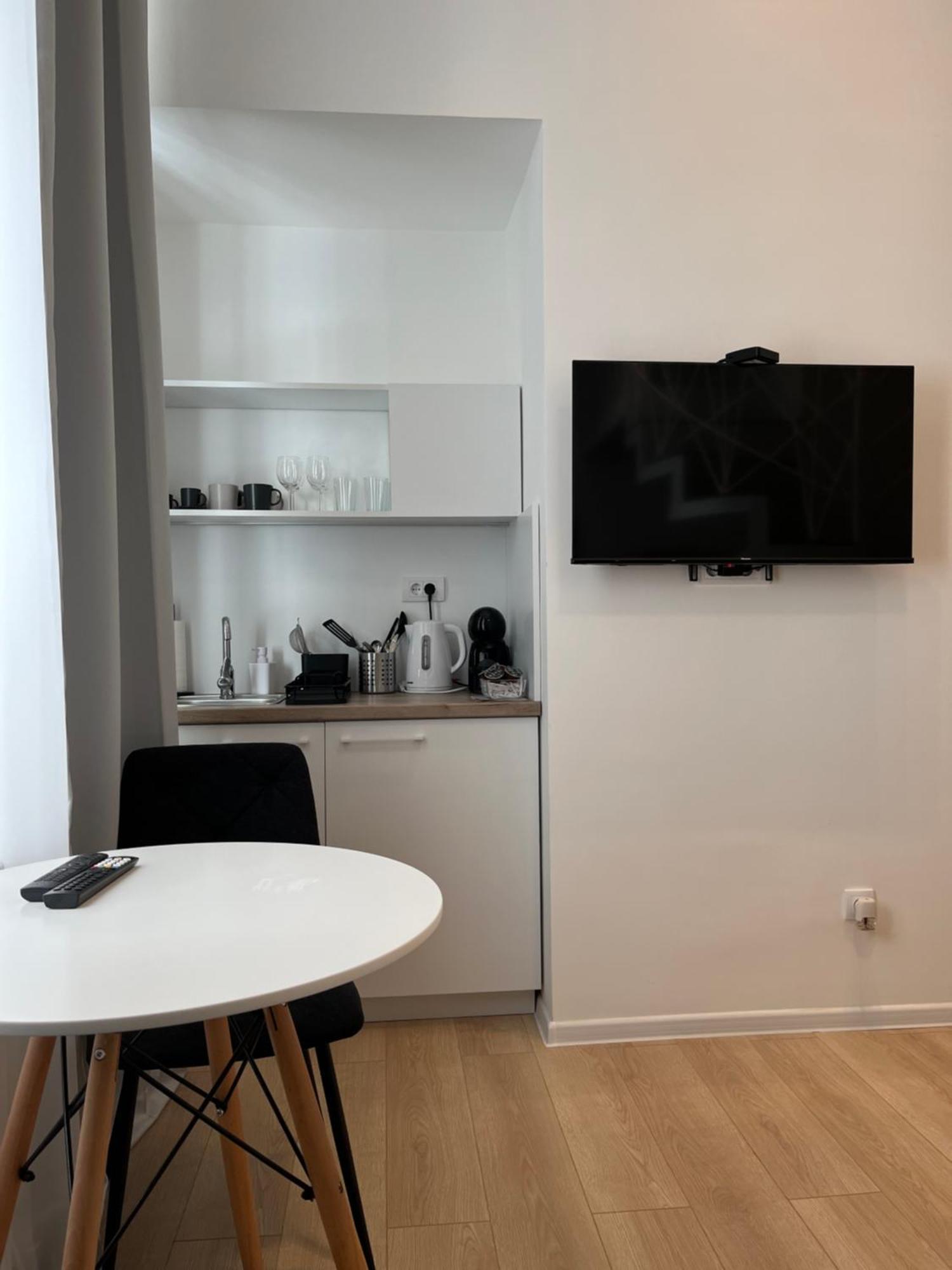 Mina Luxury 1
